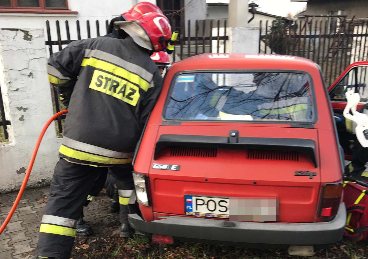 Kobieta „Maluchem” wjechała w „Cygankę” w Mercedesie