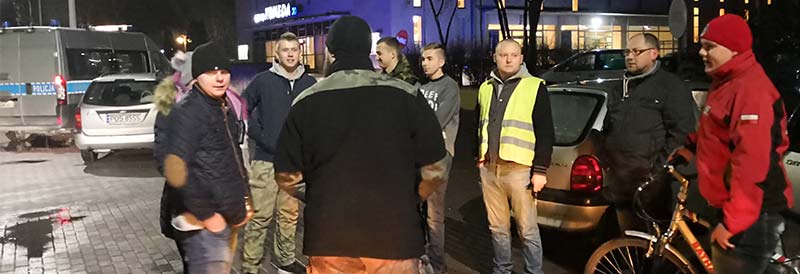 Szybkie odnalezienie kobiety dzięki grupie