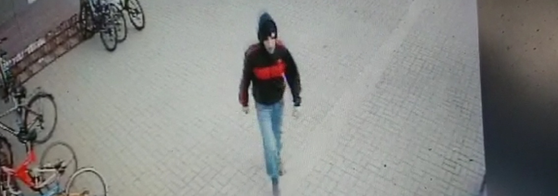 Dokonał kradzieży w szkole. Rozpoznajesz go?