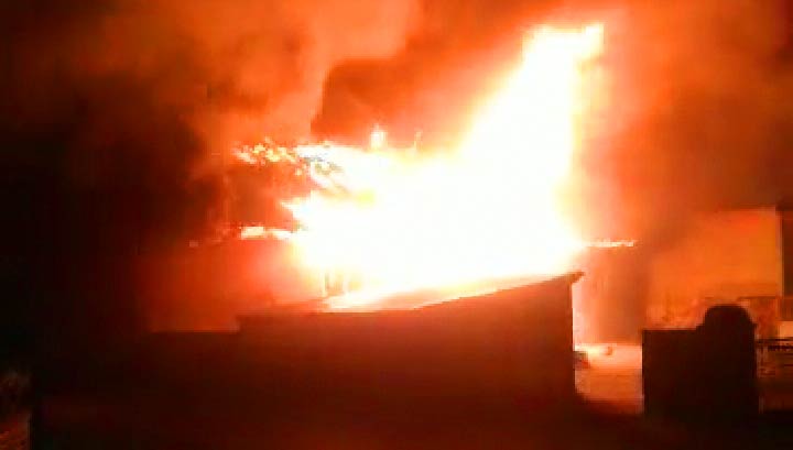 Pożar obory ze zwierzętami. Na miejscu walczyło 11 zastępów
