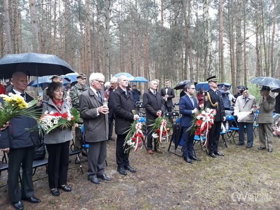 Pamięci pomordowanych w Winiarach