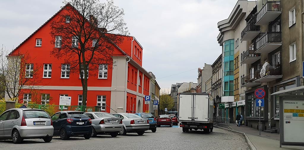Oryginalny kolor dawnego MDK przy Gimnazjalnej. Będzie tam urząd