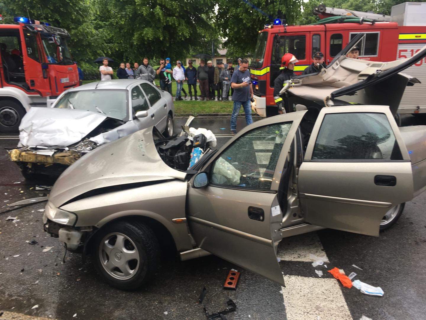 Zginął ok. 20-letni mężczyzna jadący Oplem