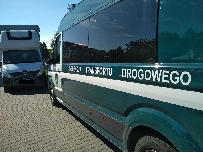 Kierowca był poszukiwany listem gończym