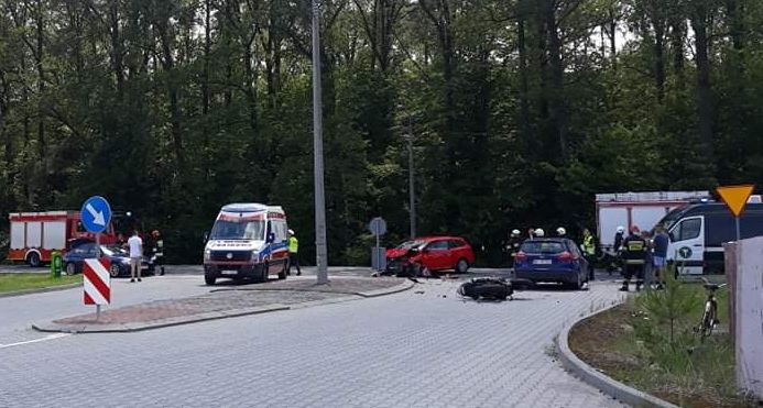 Wypadek motocykla z autem w m. Mazury