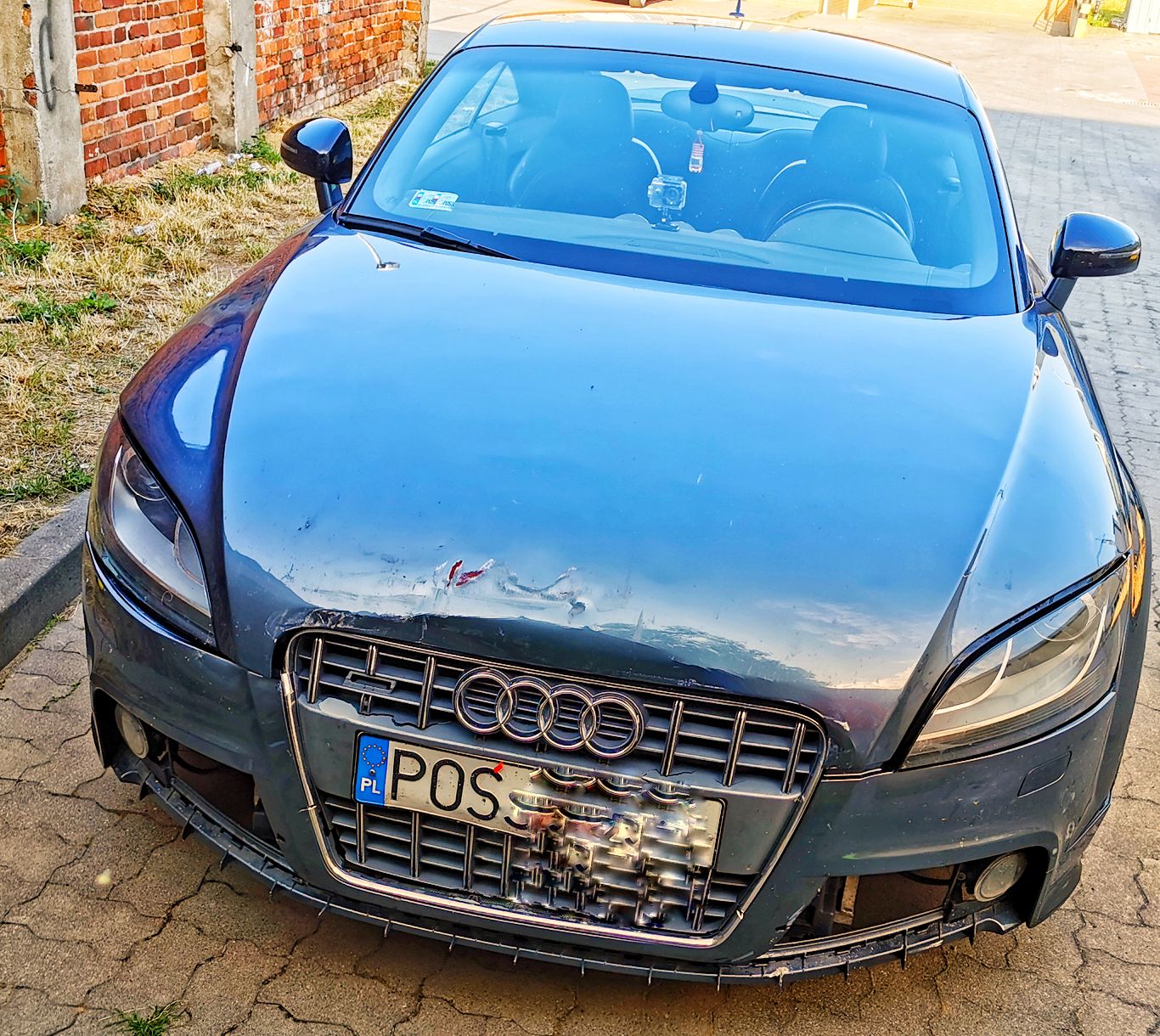 Seria pijanych kierowców. Jeden z nich wjechał w Audi TT