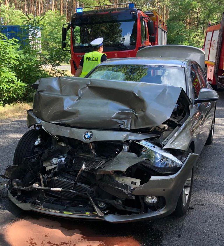 BMW wjechało w tył. Mocny wypadek koło Antonina OSTROW24