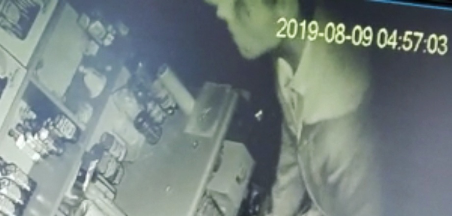 Włamał się do sklepu. Rozpoznaj go (wideo)