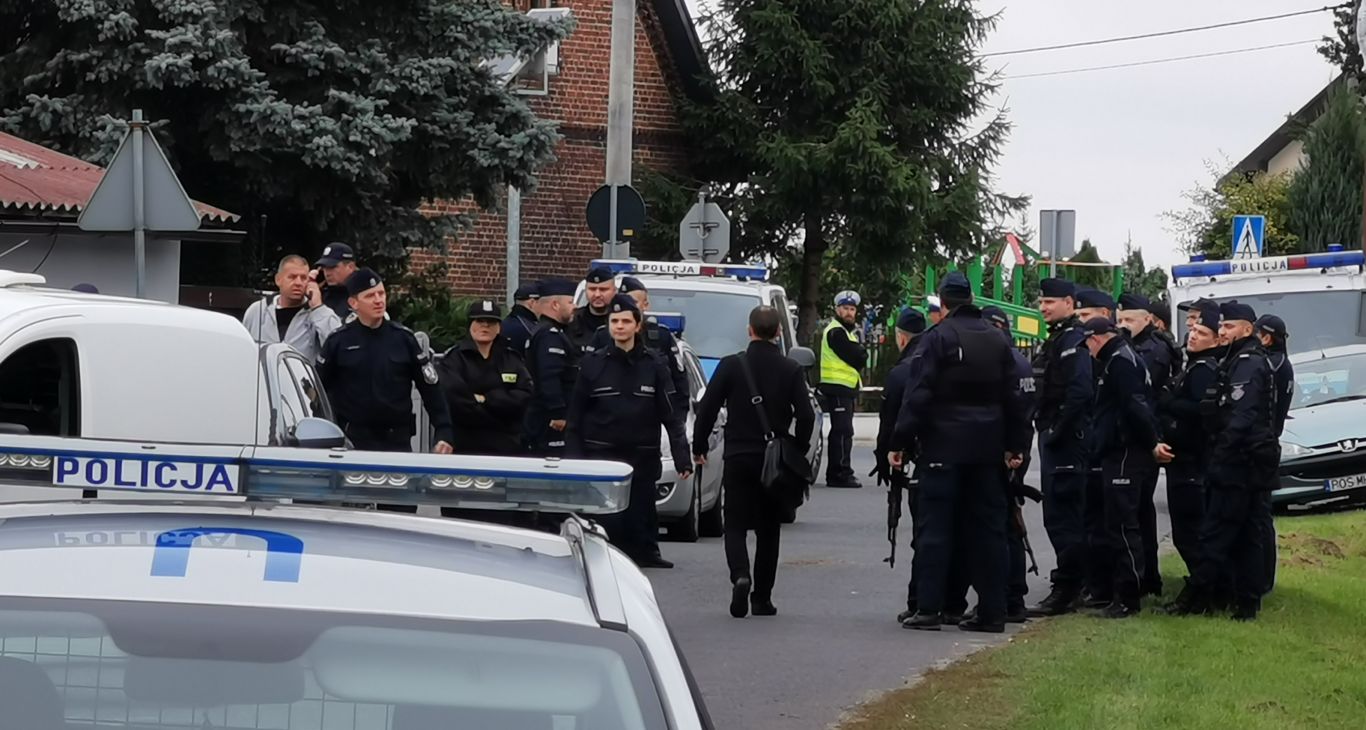 Obława pod Ostrowem. Poszukiwani 4 sprawcy rozboju