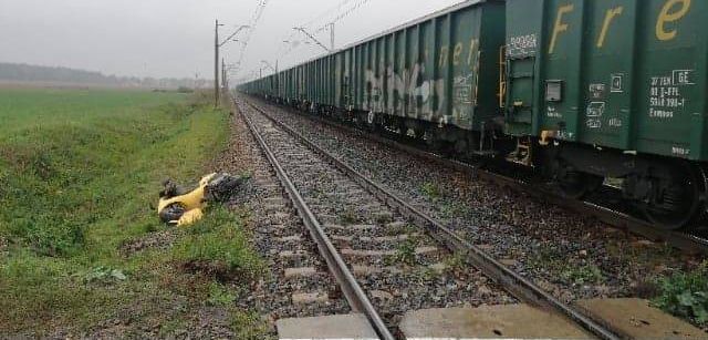 Zginęła matka mężczyzny, który wjechał z nią pod pociąg