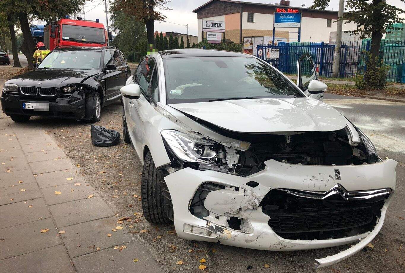 Chciała skręcić, ale wjechała w BMW
