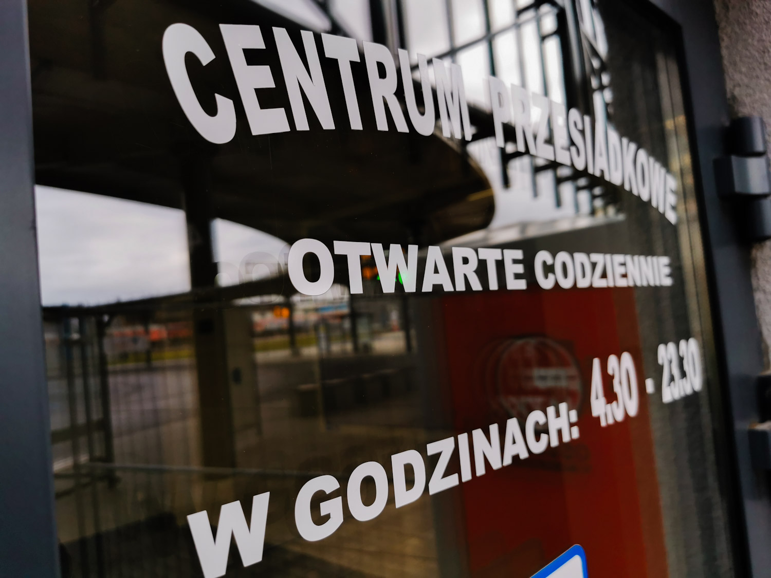 Zamykają Budynek Centrum Przesiadkowego. Niedawno lała się woda do środka