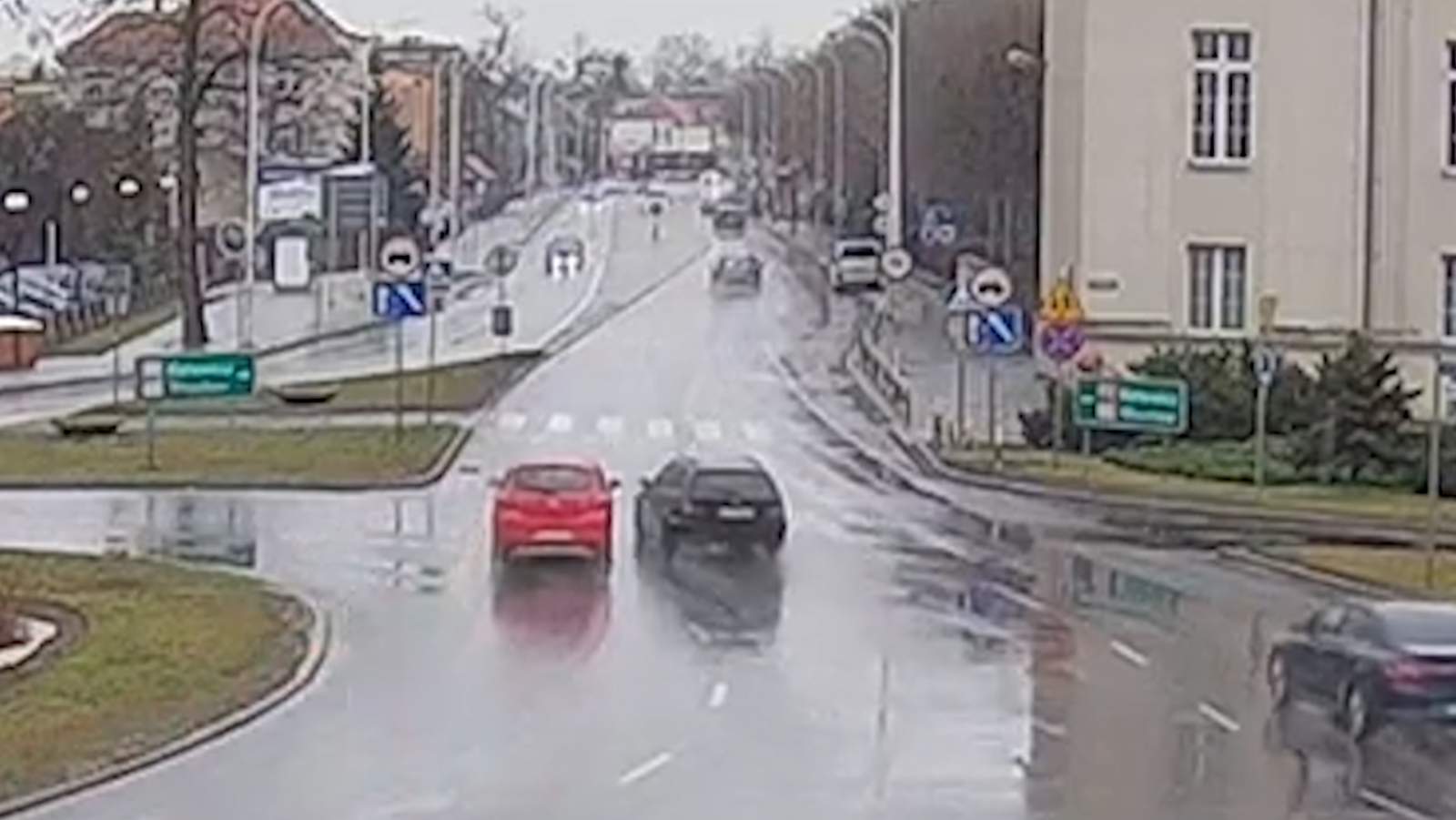 Kolizja na Rondzie Bankowym – BMW i Opel