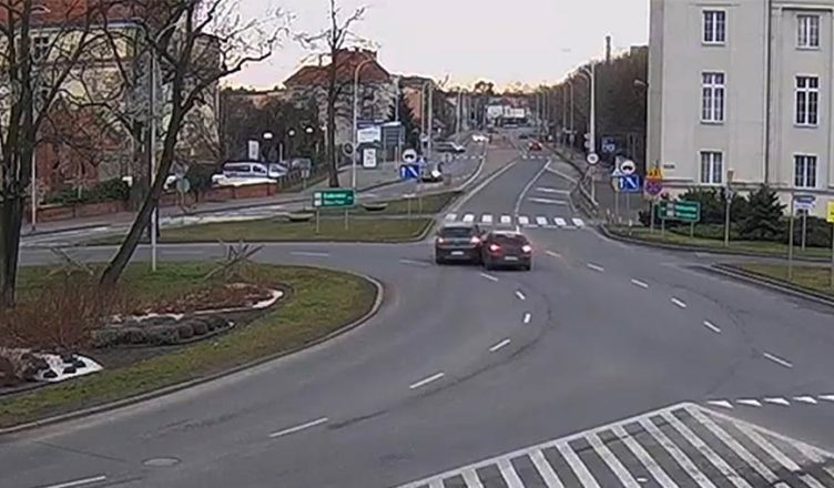 Sobotnia kolizja na Rondzie Bankowym. Sprawca miał pretensje?