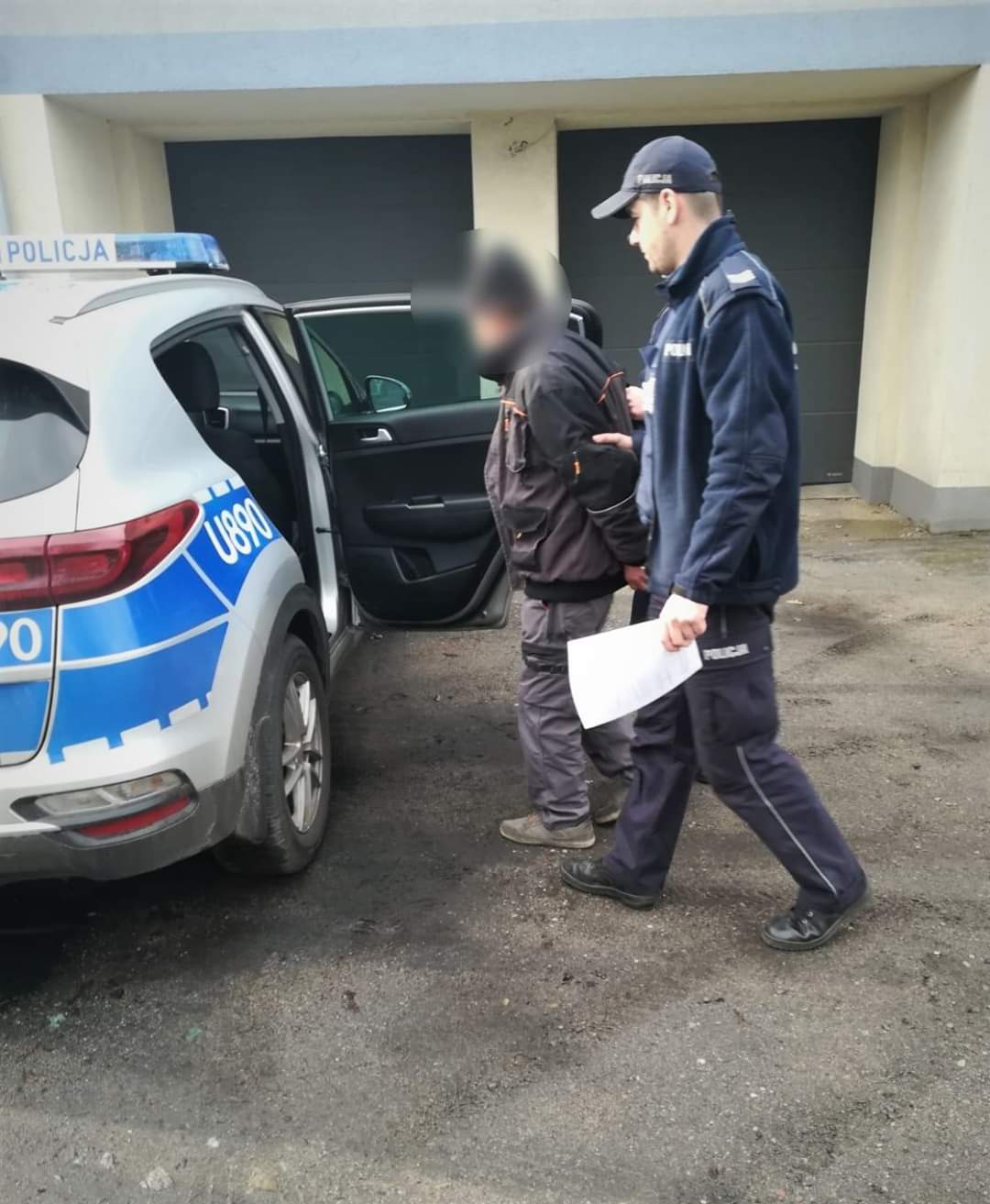 Zauważyli go na ławce. Trafi do więzienia