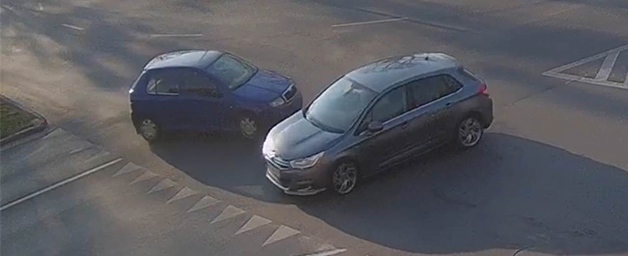 Kolizja na rondzie bankowym 28 marca 2020