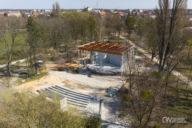 Amfiteatr z nowym zadaszeniem