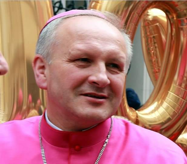 Historyk: dostali „lojalki” popierające biskupa Janiaka