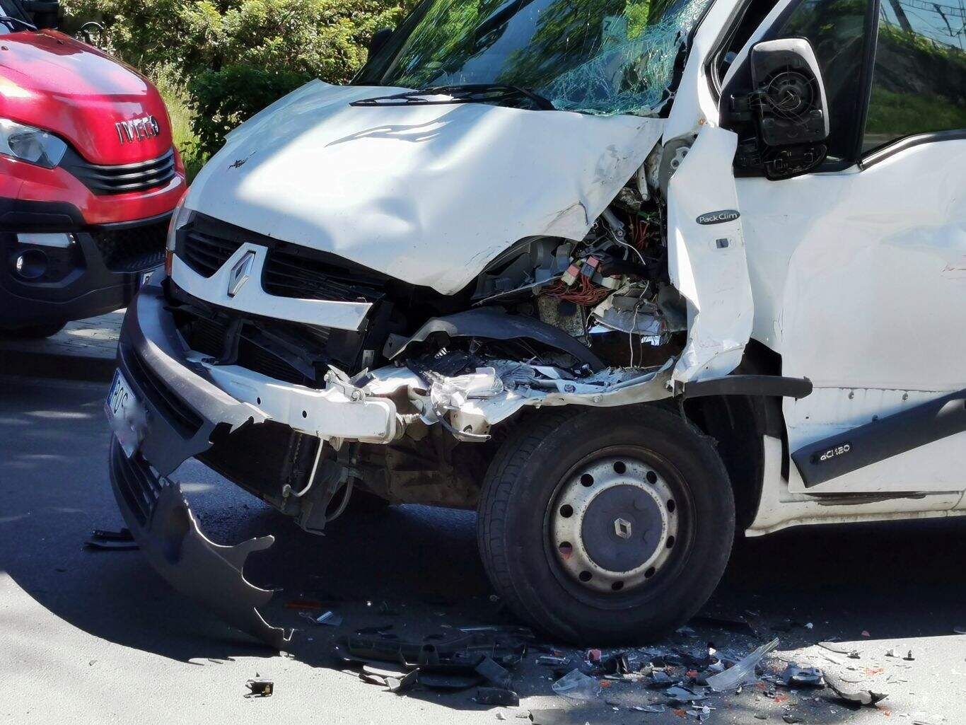 Zderzenie Iveco i Renault na Spichrzowej
