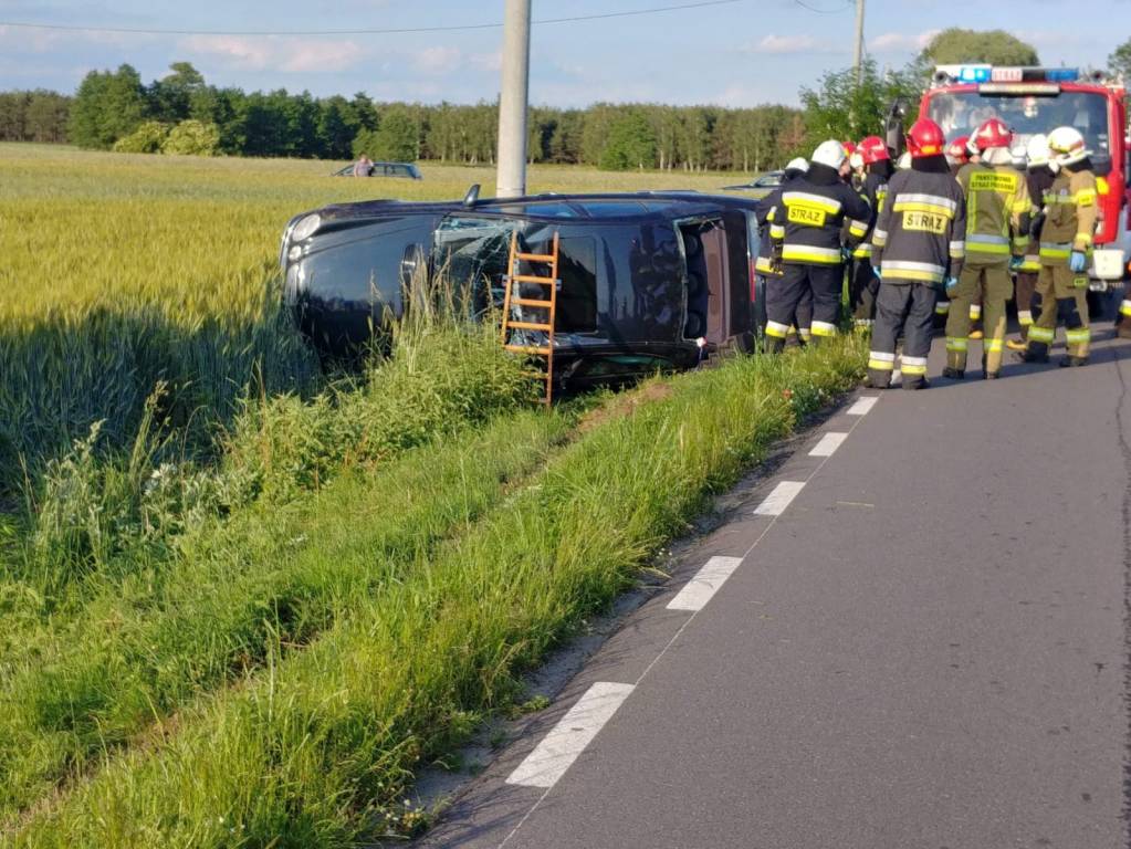 Wójt Żelazkowa zgłosił się na policję? To domniemany kierowca Mercedesa z rowu