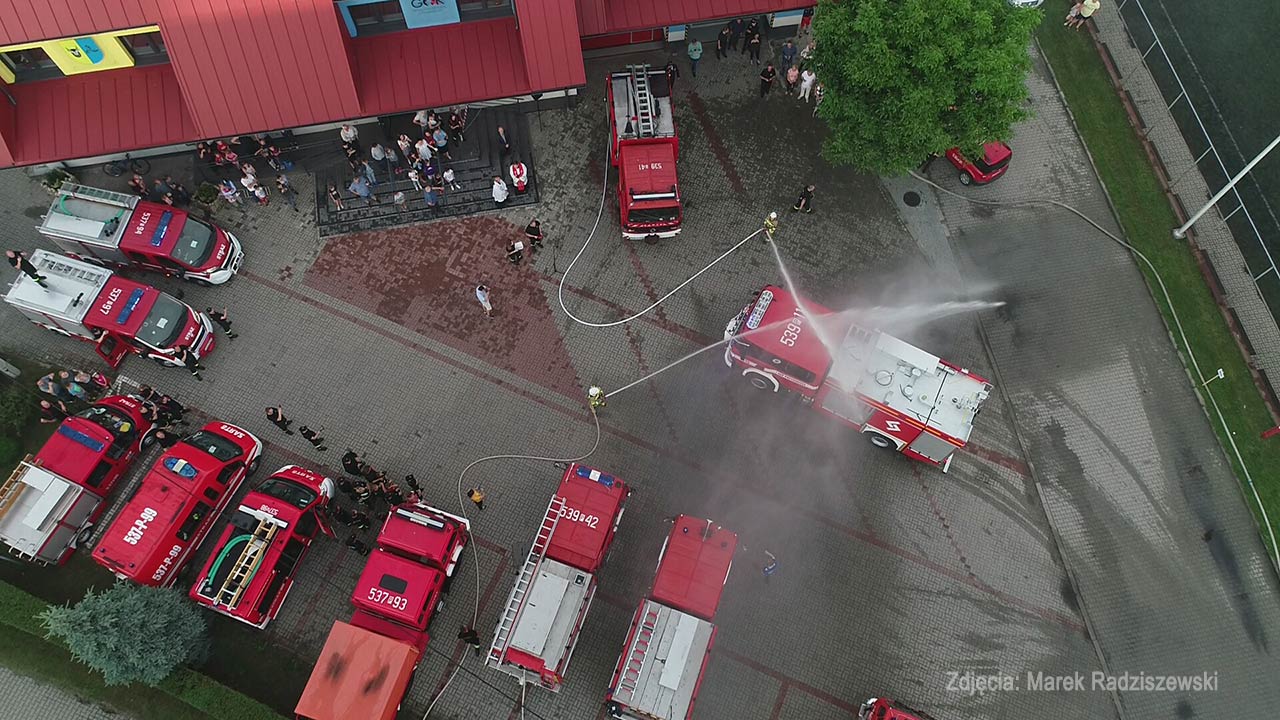 Z rozmachem powitali wóz strażacki