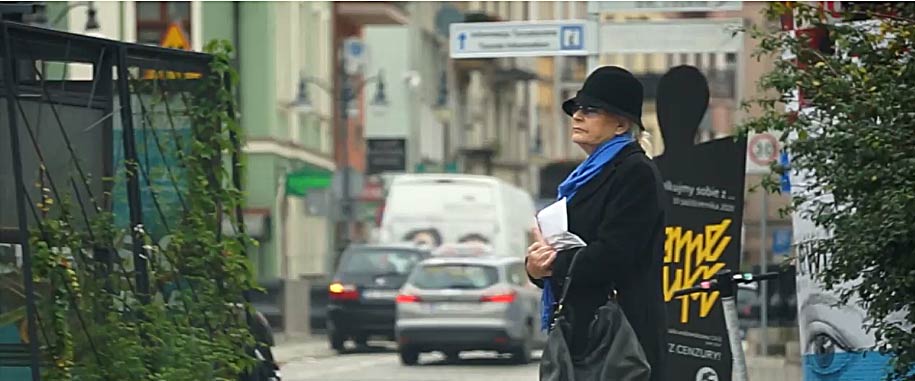 Kto pomógł seniorce z kopertą z pieniędzmi?