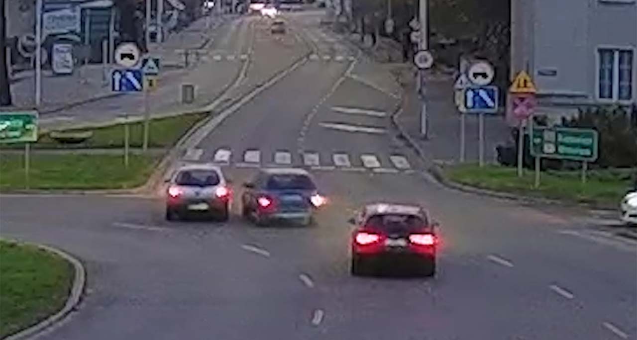 Kolizja na Rondzie Bankowym 15.11.2020 (wideo)