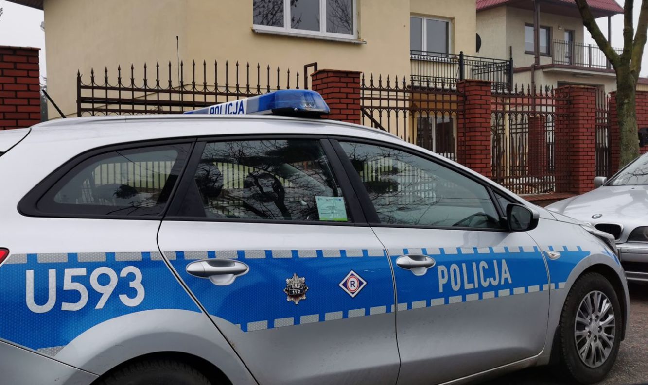 Cyganka uciekła policjantom Fiatem 500, ale... OSTROW24