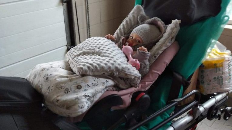 Sandra zebrała już 8 mln zł na lek. Niestety dostała zapalenia płuc
