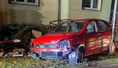 Wjechał w płot. Był pijany jak…