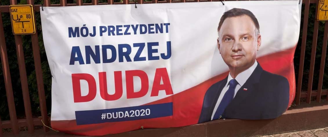Prezydent RP Duda miał być znieważany przez uczniów z ostrowskich szkół
