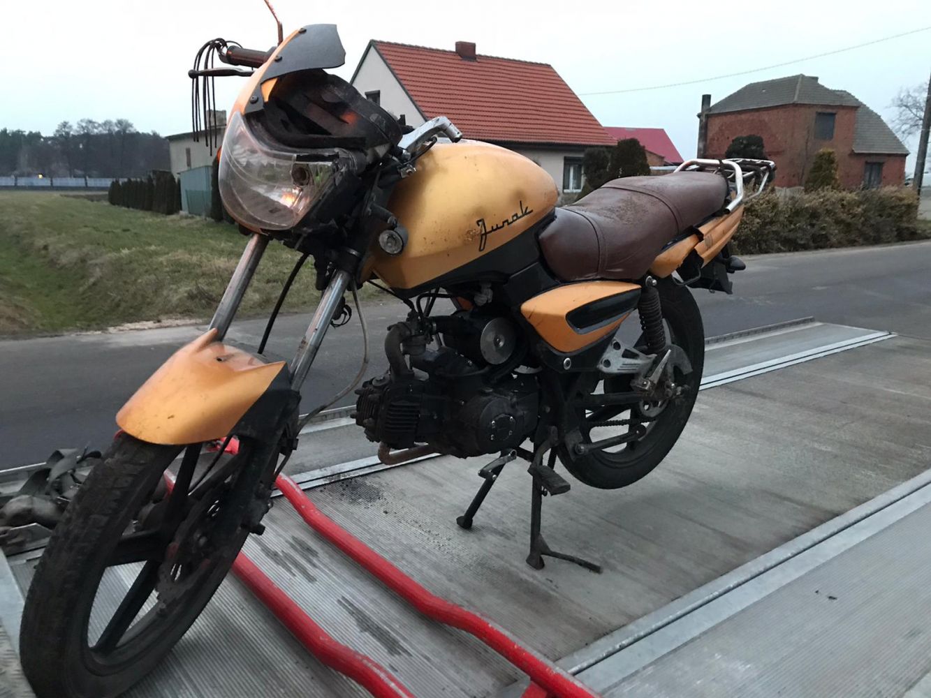 Potrącił motorowerzystę w Kwiatkowie i uciekł