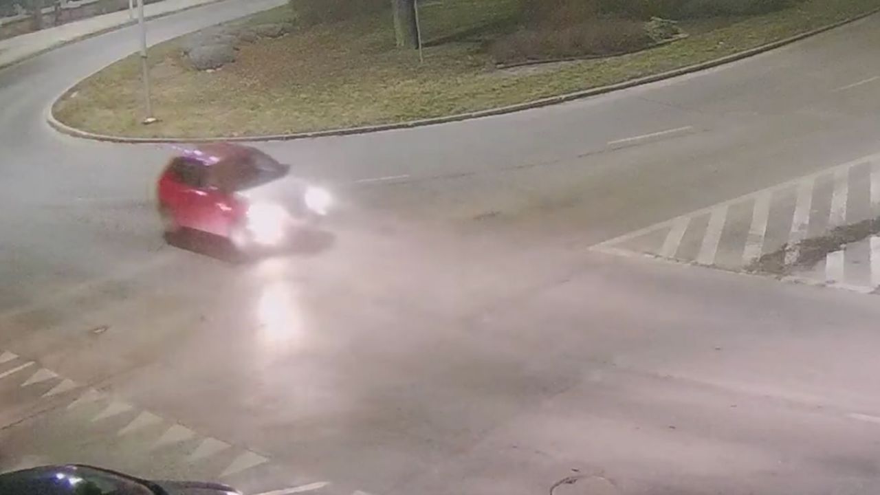 Jak mógł go nie zauważyć? Kolizja na Rondzie Bankowym