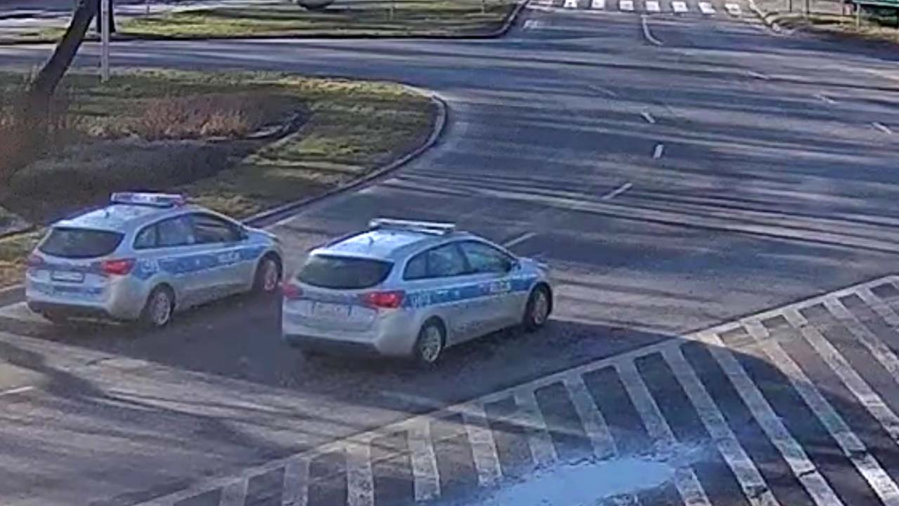 (nie)bezpieczne manewry policji na Rondzie Bankowym