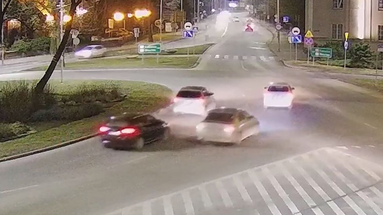 Upolował swoją ofiarę – kolizja na Rondzie Bankowym