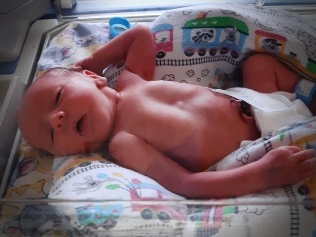 Mama Maksia zmarła po cesarskim cięciu. Potrzebna pomoc