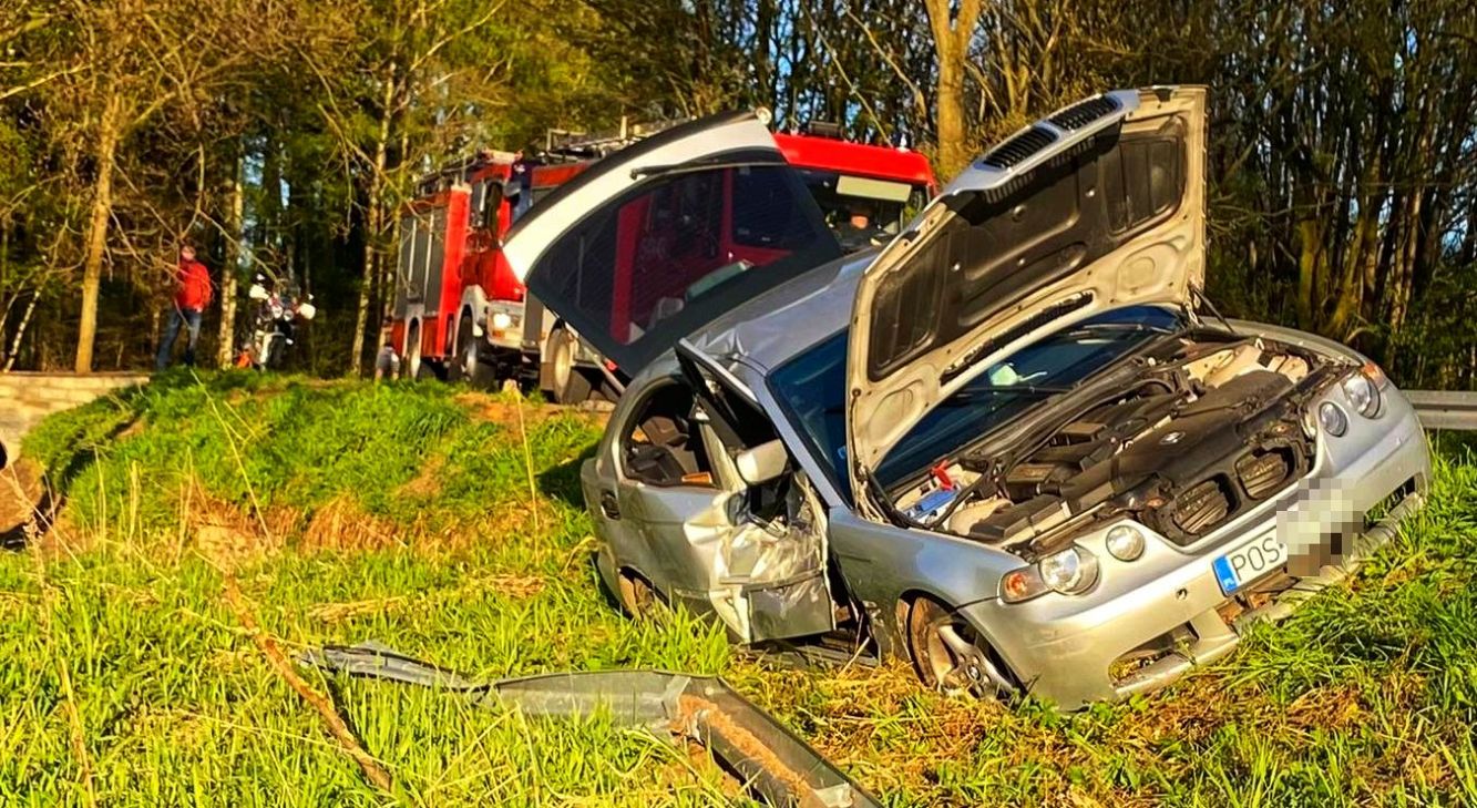 Młodzież z Ostrowa rozbiła się BMW (aktualizacja)