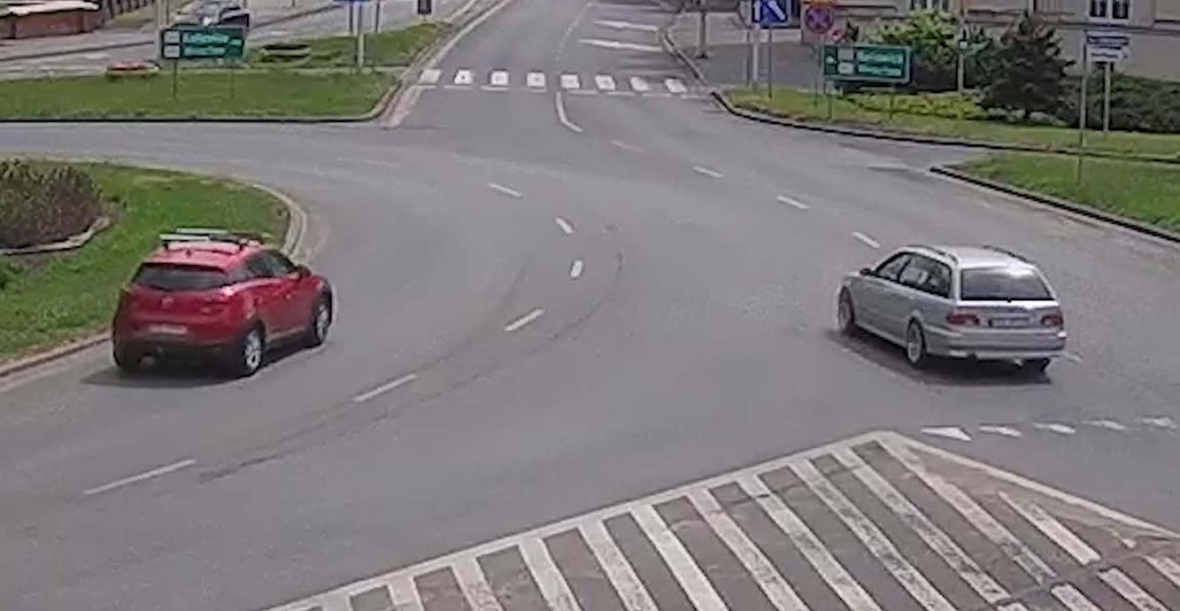 BMW i Mazda – kolizja na Rondzie bankowym