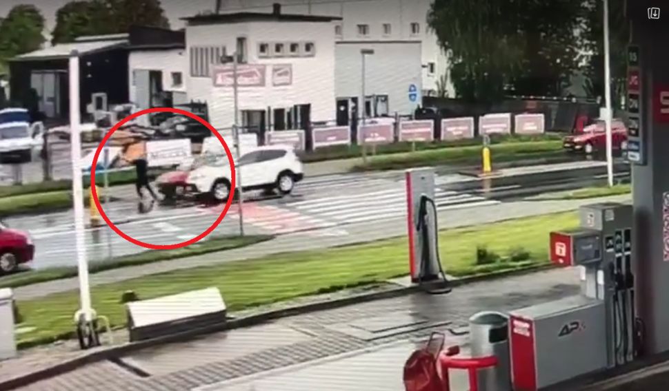 MOCNE nagranie z potrącenia