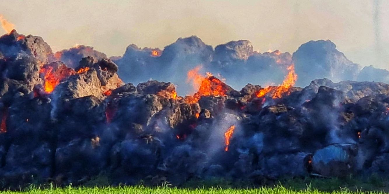 Duży pożar stogu w regionie