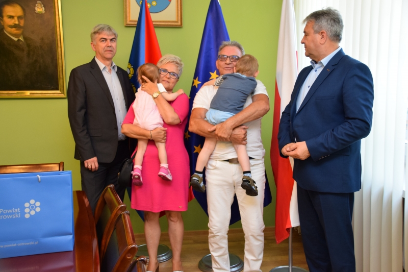 Od 20 lat pomagają obcym dzieciom