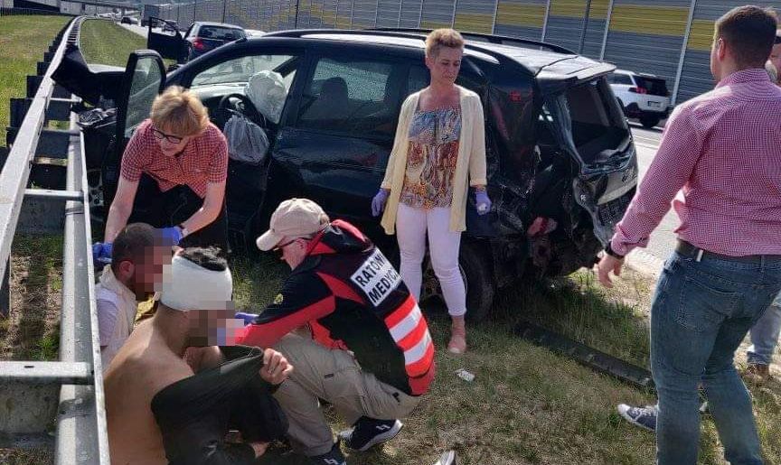 Jechali protestować, ale nie zapomnieli o priorytecie ratowania zdrowia i życia