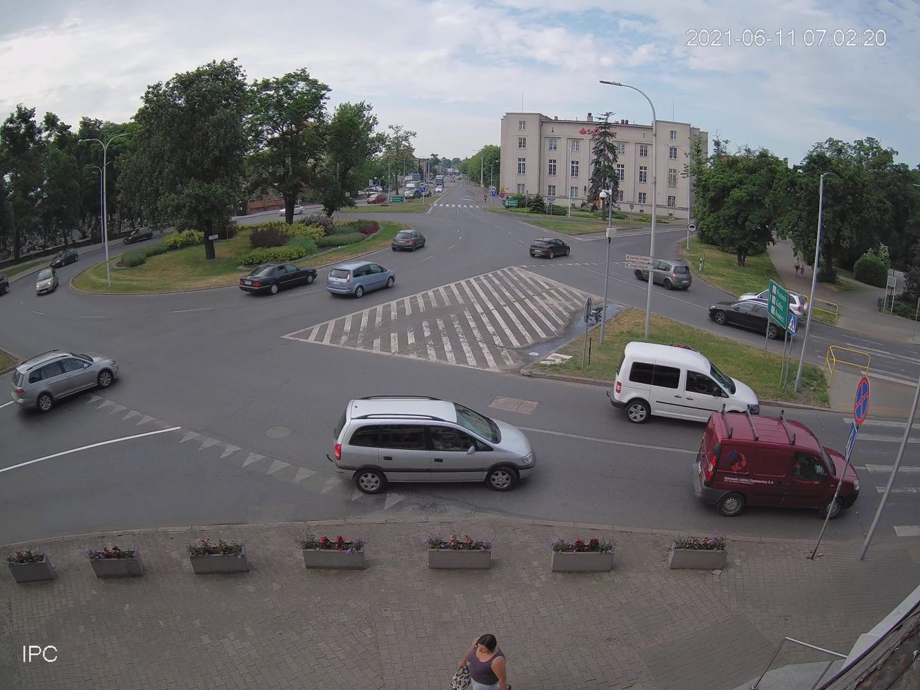 Kolizja na Rondzie Bankowym – Mercedes i Ford