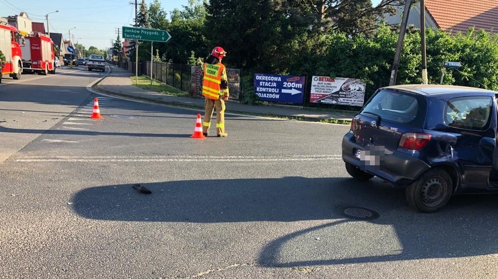 Wypadek w Przygodzicach motocyklisty i toyoty (aktualizacja)