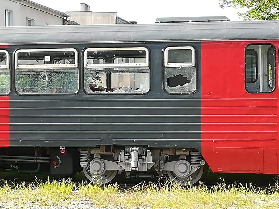 Ostrowianin niszczył pociąg
