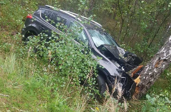 Toyotą uderzył w drzewo. To były burmistrz