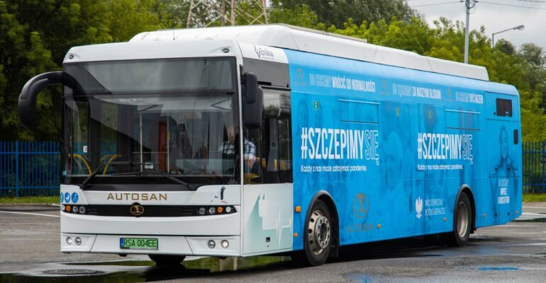 Szczepionkobus odwiedzi powiat ostrowski