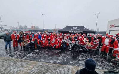 MotoMikołaje w opadach śniegu