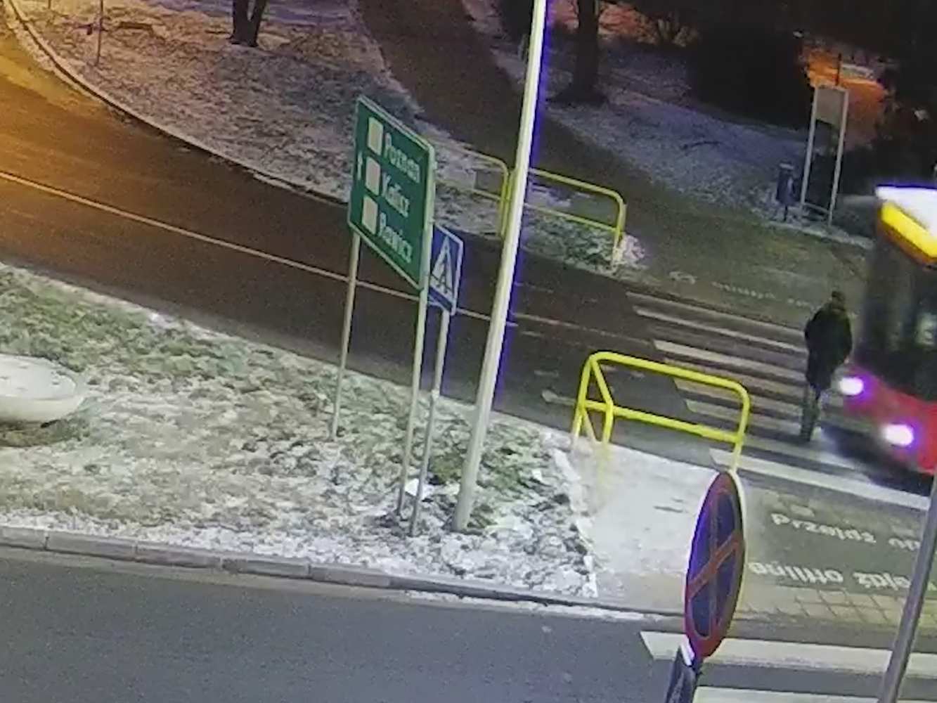 Autobusem potrącił pieszego (MOCNE nagranie)