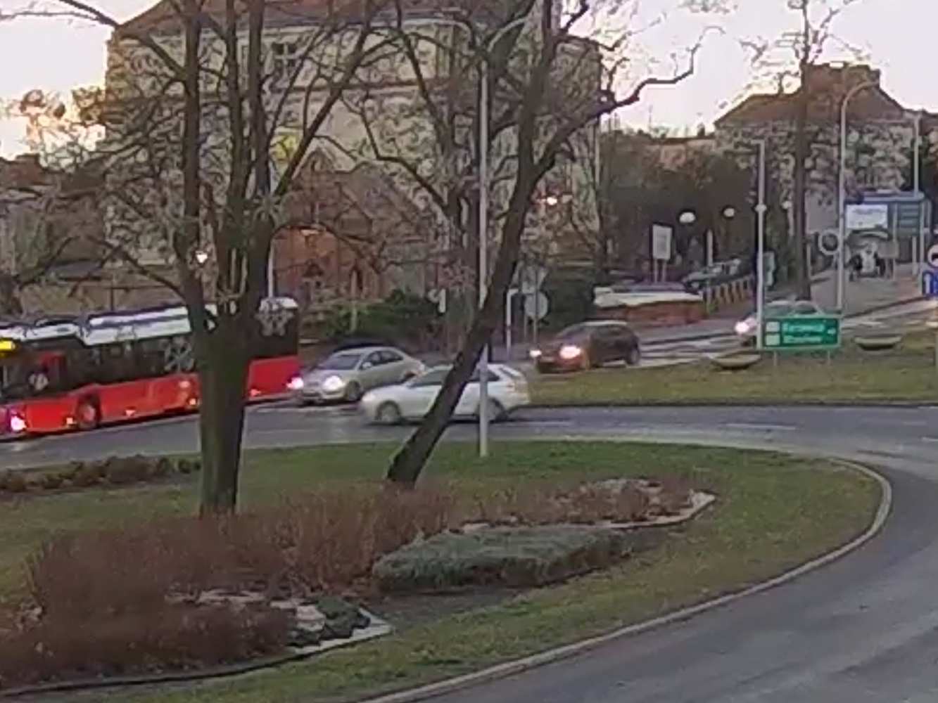 Kierowca myślał o niebieskich migdałach?